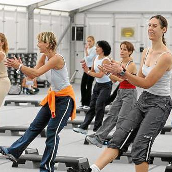 Step-Aerobic beim TV-Epe