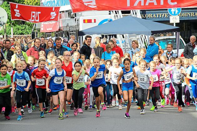 Siege für Eper Starter : Hunderte Teilnehmer beim Michaelislauf