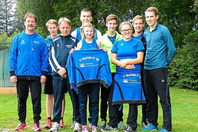 Schnell unterwegs: Diese Leichtathleten des TV Westfalia Epe starteten beim Kirmeslauf in Saerbeck.