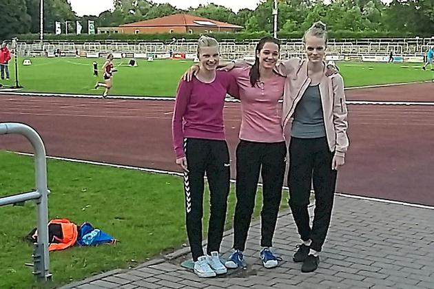 Gute Zeiten erreichten Merle Sundermann, Franziska Dinkelborg und Lina van der Wals (v.li.) für den TV Westfalia Epe.