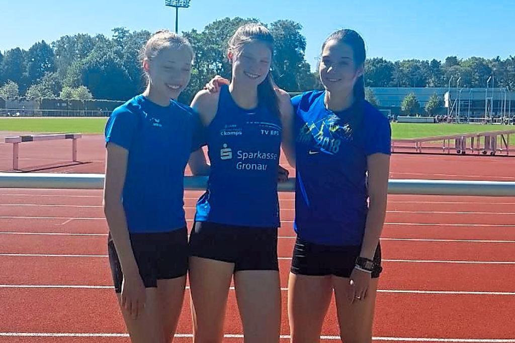 Die Eper Staffel mit (v.l.) Fabiane Meyer, Merle Sundermann und Franziska Dinkelborg qualifizierte sich für die DM in Nürnberg.