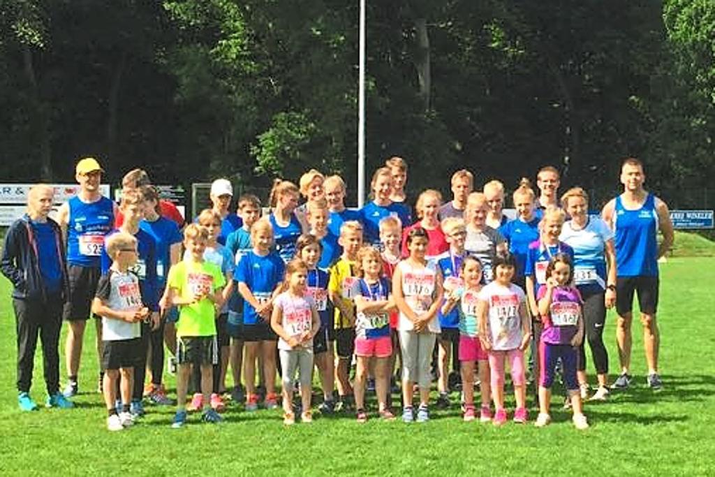 Die große Gruppe der Westfalia-Athleten zeigte beim Straßenlauf in Hiddingsel gute Leistungen.