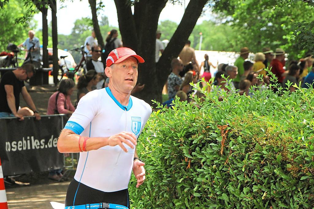 André Winkelhorst ist bereit für die nächsten Herausforderungen. Am Sonntag möchte er sich in Frankfurt für den Ironman auf Hawaii qualifizieren. Die Vorbereitungen hat der Eperaner schon mal gut und ohne Verletzungen gemeistert.