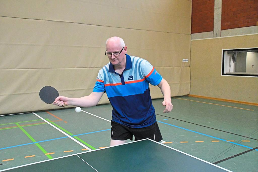 Michael Merkler wirbt nicht nur für die Mini-Meisterschaften, sondern ist selbst leidenschaftlicher Tischtennisspieler.