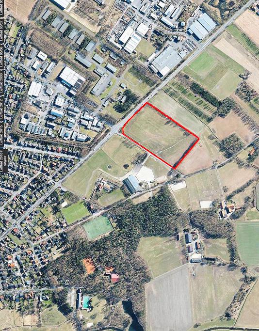 Auf diesem 45 000 Quadratmeter großen Gelände am St.-Katharinen-Weg soll die neue Sportanlage entstehen.