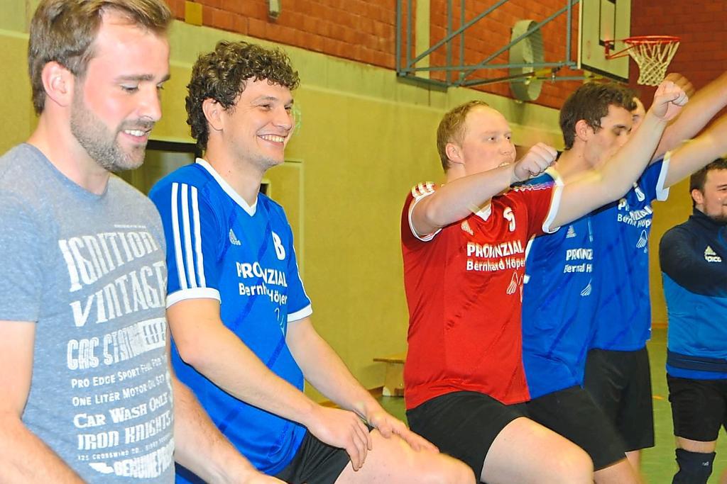 Der TV Westfalia Epe ging als Favorit in das Endspiel um den Kreispokal. Zunächst lief auch alles glatt für den Landesligisten, dann kam Gastgeber Raesfeld besser zur Geltung. Doch beim Abpfiff jubelten doch die Eperaner.