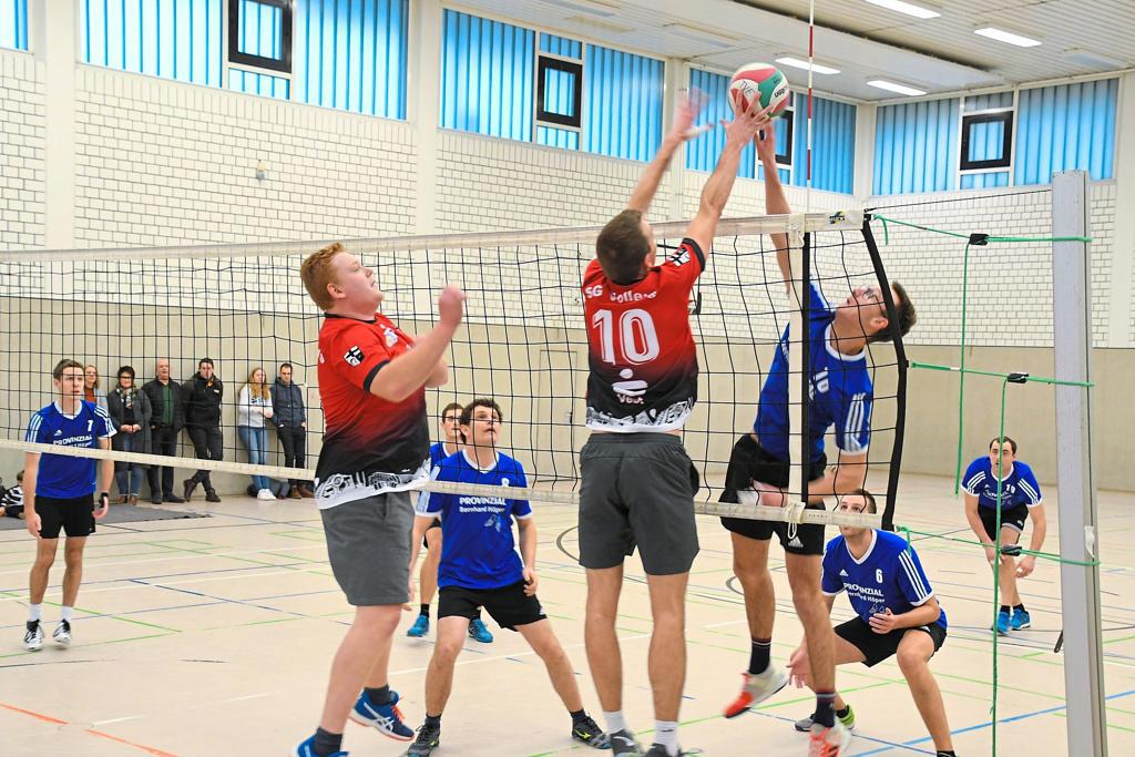 Die Volleyballer des TV Westfalia Epe setzten sich im Spitzenspiel gegen den bisherigen Tabellendritten VC Marl mit 3:1 durch.